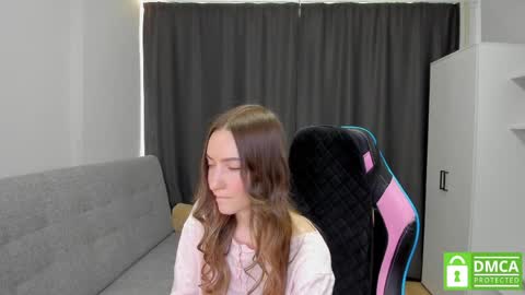 Snapshot of luminaya chatting on 03/30/26, 10:49 Naya online show from 03/30/26, 10:49