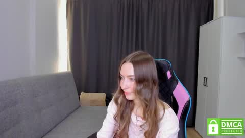 Snapshot of luminaya chatting on 04/01/26, 07:53 Naya online show from 04/01/26, 07:53