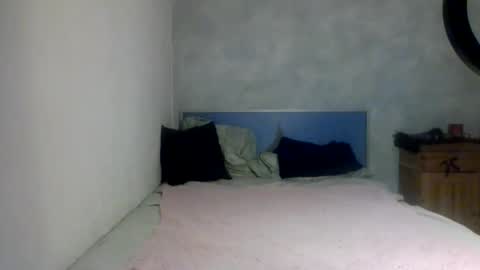 Snapshot of lumivex chatting on 11/23/25, 01:44 lumivex online show from 11/23/25, 01:44