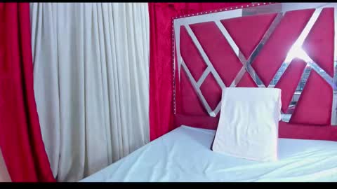 Snapshot of luna021_1 chatting on 10/04/25, 12:08 Luna  online show from 10/04/25, 12:08