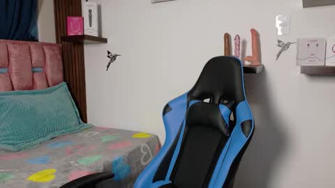 Snapshot of luna2155 chatting on 09/22/25, 03:30 Luna online show from 09/22/25, 03:30