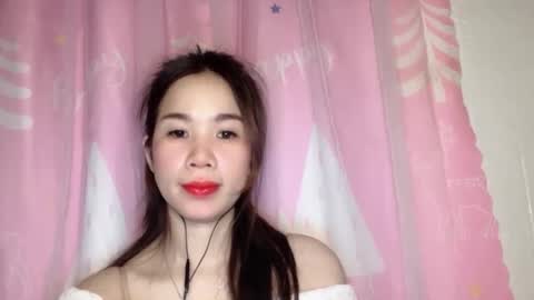 Snapshot of luna4739 chatting on 03/19/26, 08:02 Luna online show from 03/19/26, 08:02