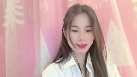 Snapshot of luna4739 chatting on 04/18/26, 03:49 Luna online show from 04/18/26, 03:49