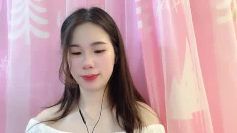 Snapshot of luna4739 chatting on 04/21/26, 02:51 Luna online show from 04/21/26, 02:51