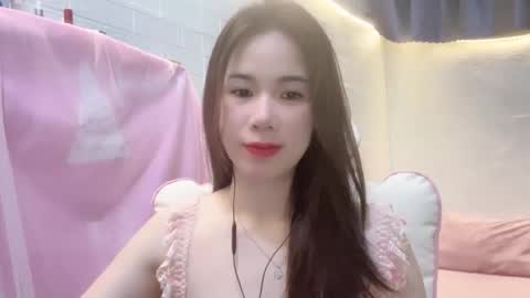 Snapshot of luna4739 chatting on 04/23/26, 01:07 Luna online show from 04/23/26, 01:07