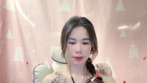 Snapshot of luna4739 chatting on 04/25/26, 08:50 Luna online show from 04/25/26, 08:50