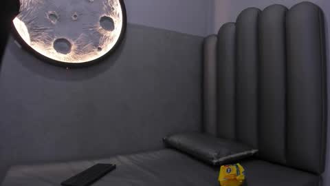 Luna online show from 02/18/26, 12:01