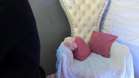 Luna online show from 05/22/26, 03:13