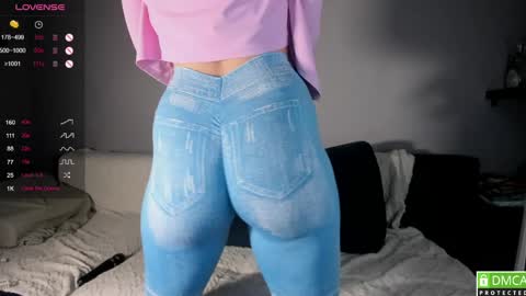 Snapshot of luna__l chatting on 04/07/26, 09:59 Alice online show from 04/07/26, 09:59