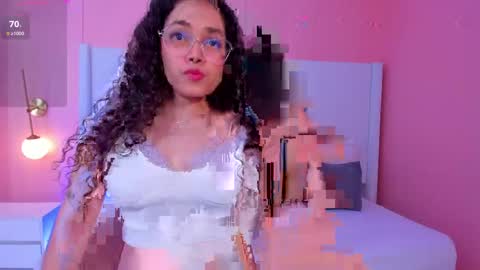 Snapshot of luna__vegga chatting on 04/07/26, 05:13 Luna online show from 04/07/26, 05:13