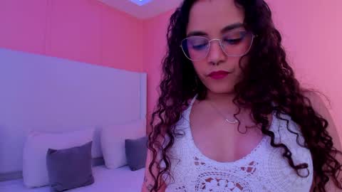 Snapshot of luna__vegga chatting on 04/14/26, 04:46 Luna online show from 04/14/26, 04:46