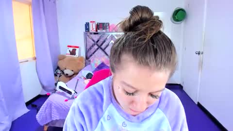 luna_analya online show from 04/13/26, 06:46