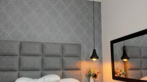 Luna online show from 11/15/25, 10:56