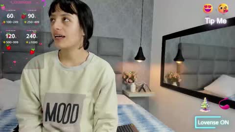 Luna online show from 12/23/25, 10:57