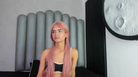 luna_bella_23 online show from 05/13/26, 03:26