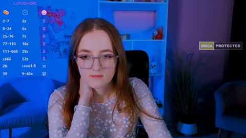 luna_berryy online show from 01/05/25, 02:27