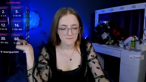 luna_berryy online show from 01/10/25, 08:59