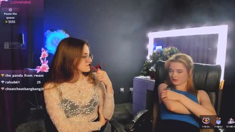 luna_berryy online show from 01/25/25, 02:58