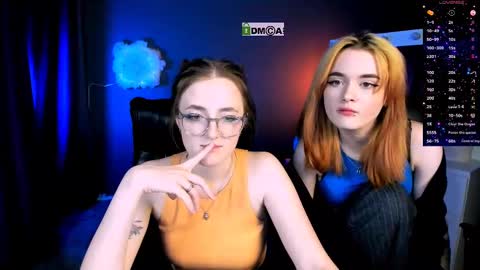 luna_berryy online show from 02/14/25, 03:43