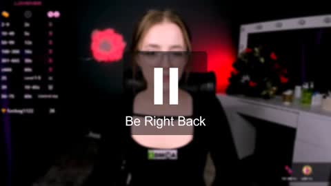 luna_berryy online show from 02/20/25, 11:43