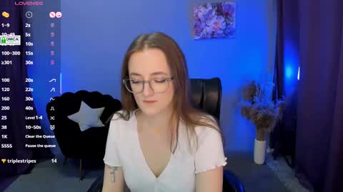 luna_berryy online show from 02/22/25, 08:20