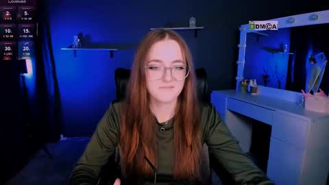 luna_berryy online show from 03/11/25, 02:43