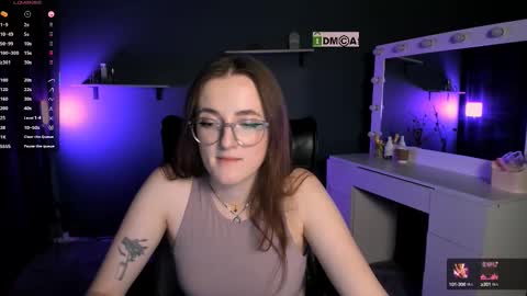 luna_berryy online show from 03/12/25, 03:35