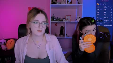 luna_berryy online show from 09/24/25, 12:52