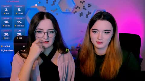 luna_berryy online show from 11/28/25, 08:44