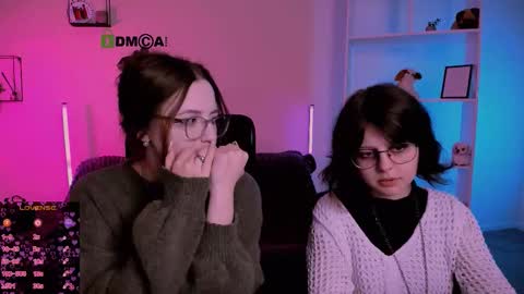 luna_berryy online show from 12/03/25, 08:07