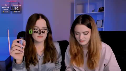 luna_berryy online show from 12/05/25, 08:27