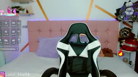 Luna online show from 12/22/25, 09:34