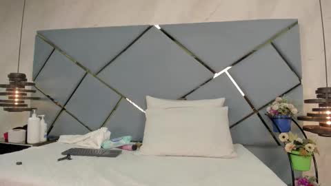 Snapshot of luna_blanca19 chatting on 03/02/26, 07:15 Sara online show from 03/02/26, 07:15