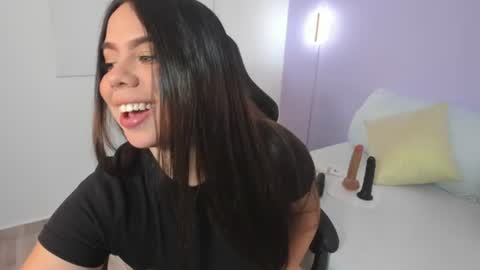 Snapshot of luna_blazze_ chatting on 06/16/26, 12:19 L U N A online show from 06/16/26, 12:19