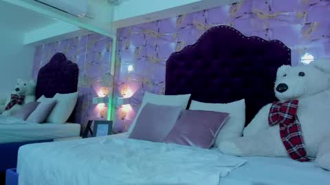 Snapshot of luna_bloomm_ chatting on 05/15/26, 06:09 Luna Bloom online show from 05/15/26, 06:09