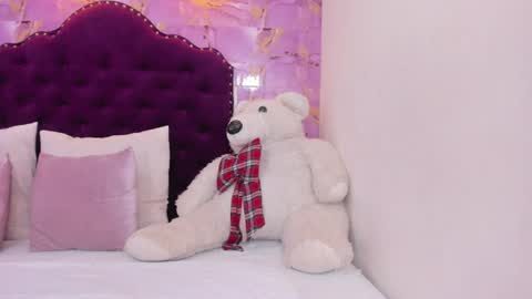 Snapshot of luna_bloomm_ chatting on 07/01/26, 04:14 Luna Bloom online show from 07/01/26, 04:14