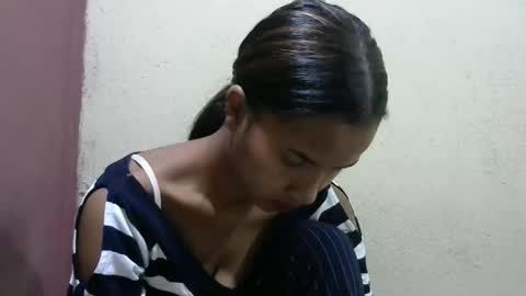 Snapshot of luna_cherry0 chatting on 05/12/26, 04:20 Laura online show from 05/12/26, 04:20