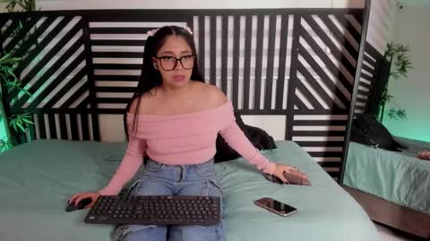 luna_cute14 online show from 12/22/25, 07:55