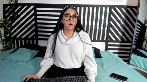 luna_cute14 online show from 01/07/26, 07:49