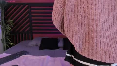 luna_cute14 online show from 02/04/26, 08:03