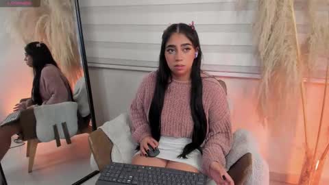 luna_cute14 online show from 03/18/26, 09:51