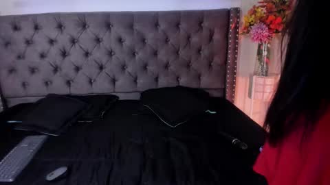 luna_cute14 online show from 03/19/26, 08:46