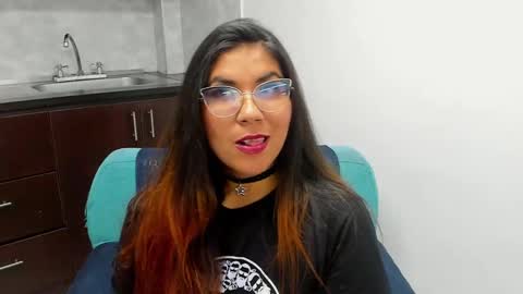 luna  online show from 02/06/25, 02:26