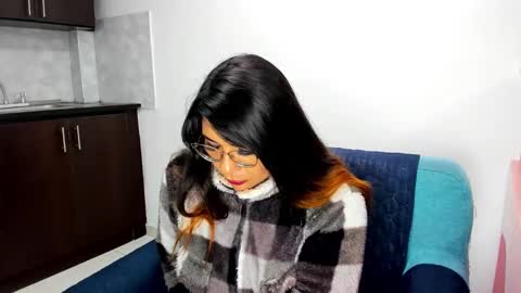 luna  online show from 02/18/25, 11:22