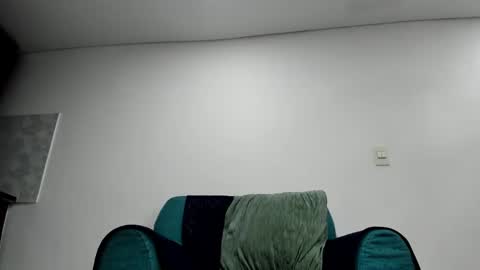 luna  online show from 02/18/25, 02:27