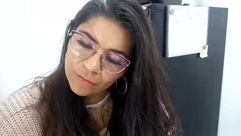 luna  online show from 09/10/25, 02:39