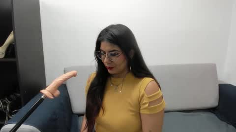 luna  online show from 10/12/25, 11:42