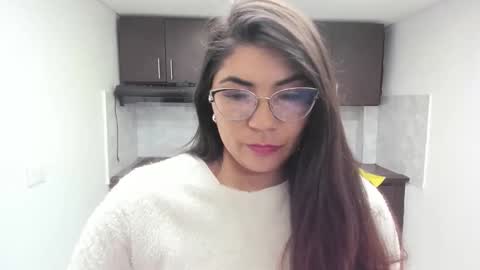 luna  online show from 10/21/25, 11:22