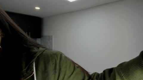 luna  online show from 11/11/25, 11:10