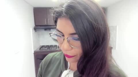 luna  online show from 12/02/25, 11:04